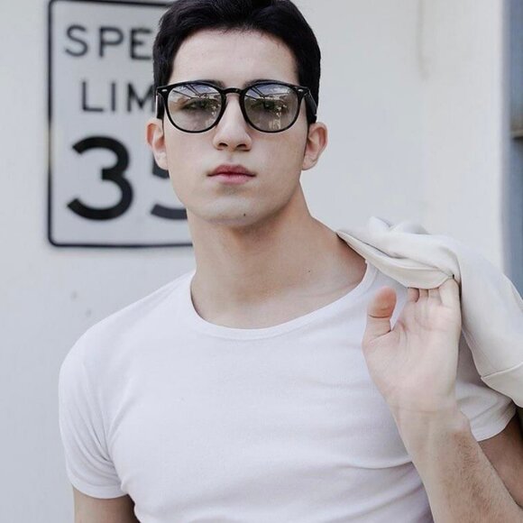 Ray Ban RB4259F 601/85 Sunglasses Black Round Frame, Yellow Classic Lenses - Picture 3 of 10